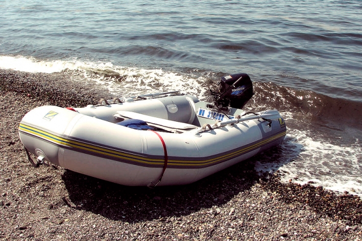 Ein Schlauchboot mit Motor ist einfach schneller